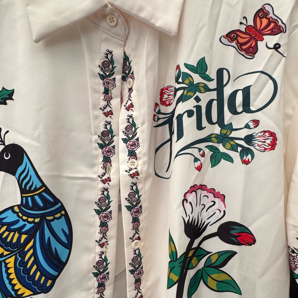 🎨 Frida Kahlo Silk Button-Up Shirt – Women’s Large 🎨 - Picture 5 of 8